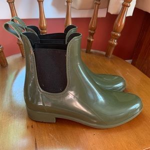 Green J. Crew Rain boots SIZE 7